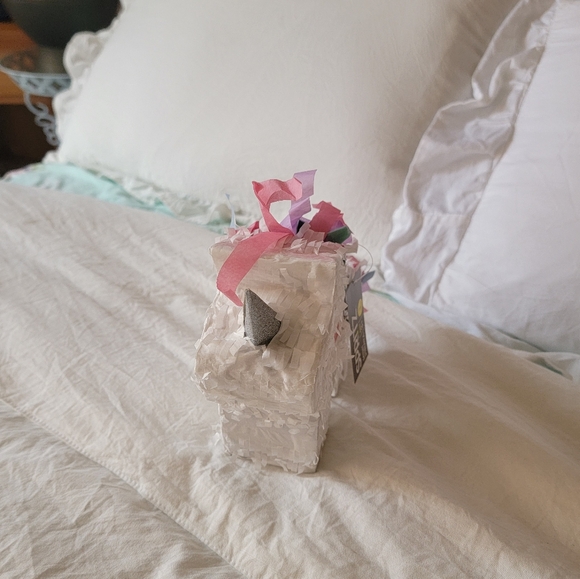 Spritz mini unicorn pinata - Picture 10 of 13